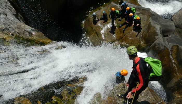 Image 1 : GRANDEUR NATURE : CANYONING