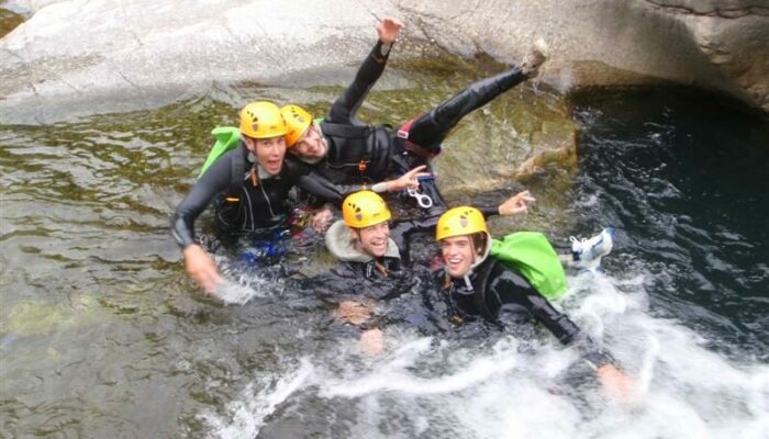 Image 2 : GRANDEUR NATURE : CANYONING