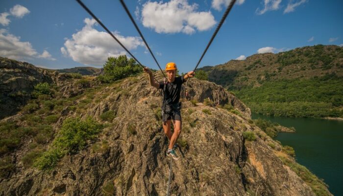 Image 1 : GRANDEUR NATURE : SPORTS DE GRIMPE