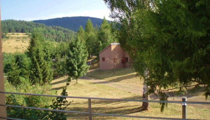 Image 2 : VILLAGE DE GITES DU BLEYMARD 2-4 PERSONNES PMR