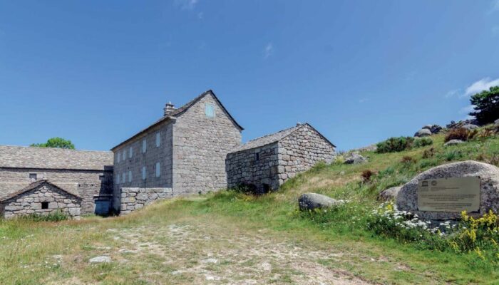 Image 0 : ANCIENNE FERME DE MAS CAMARGUES