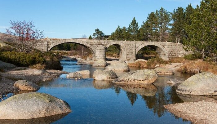 Image 0 : Le Pont du Tarn par la Croix de Berthel