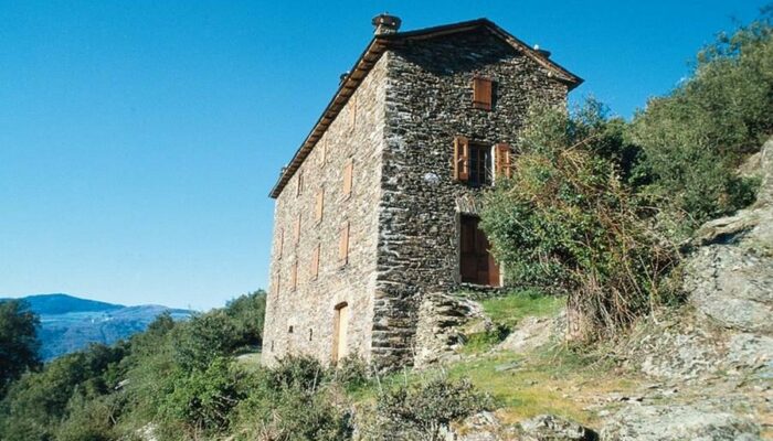 Image 0 : SENTIER DE BIASSES AU CŒUR DE LA VALLÉE FRANÇAISE